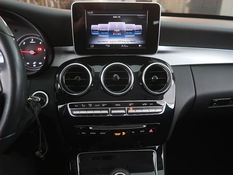 Mercedes-Benz Třídy C (2017) C 180 d, Navi, Tempomat - fotka 12 z 20