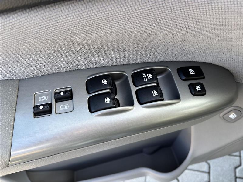 Kia Carnival 2,9 CRDi 136kW 7 Míst - fotka 26 z 43