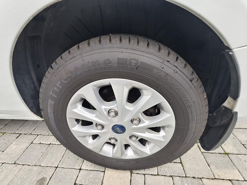 Ford Tourneo Custom (2019) 2.0 TDCi 9.místné, top stav. - fotka 17 z 19