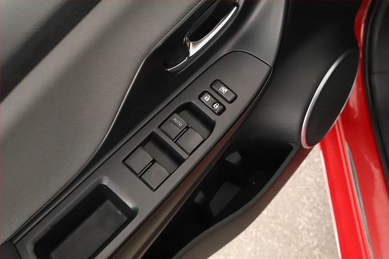 Toyota Yaris (2016) 1.5 Hybrid, Automat - fotka 17 z 17
