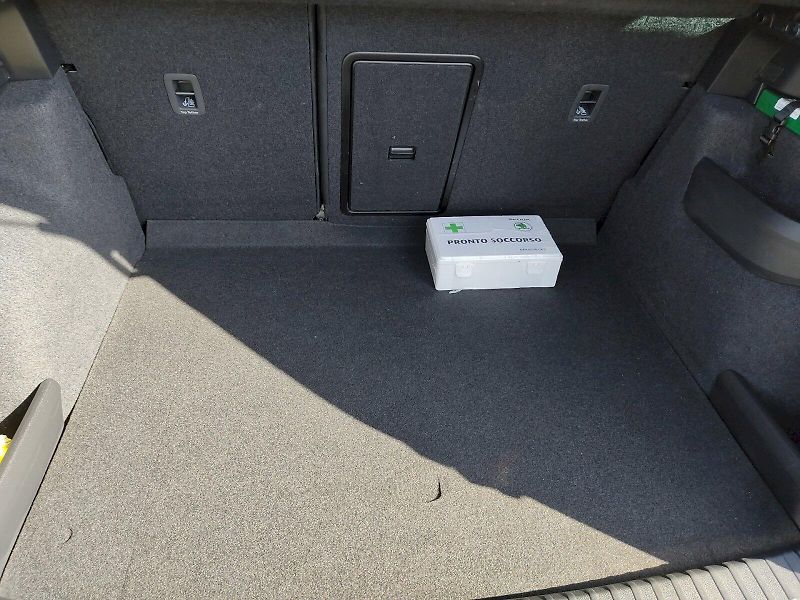 Škoda Karoq (2022) Executive 2,0 Tdi 110 Kw 4x4 D - fotka 32 z 33