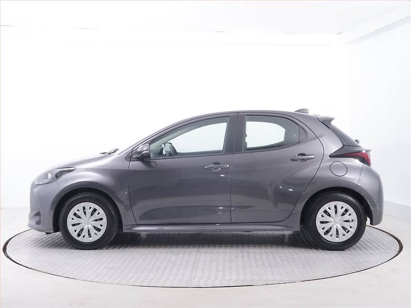 Toyota Yaris (2022) 1.5 VVT-i Hybrid, Automat - fotka 3 z 19