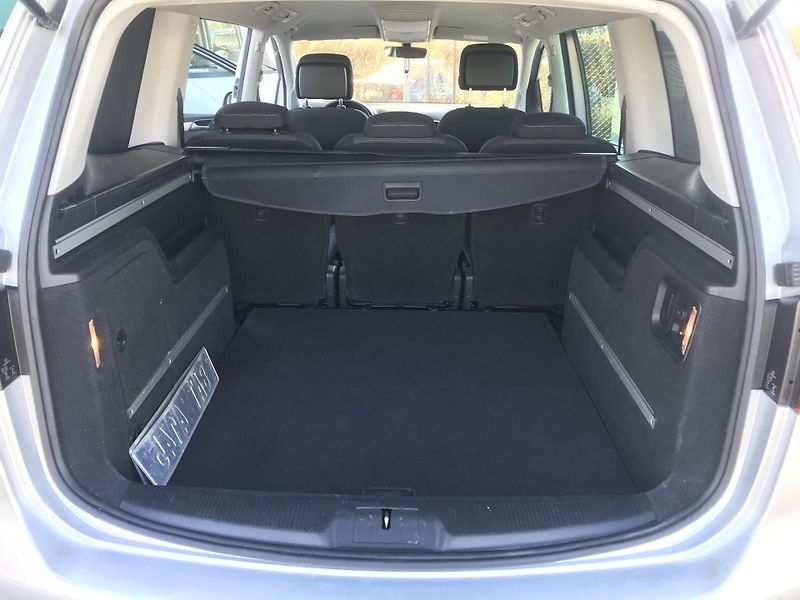 Volkswagen Sharan  2.0 TDI 110 KW,DSG,NAVI,5-MÍS - fotka 14 z 19