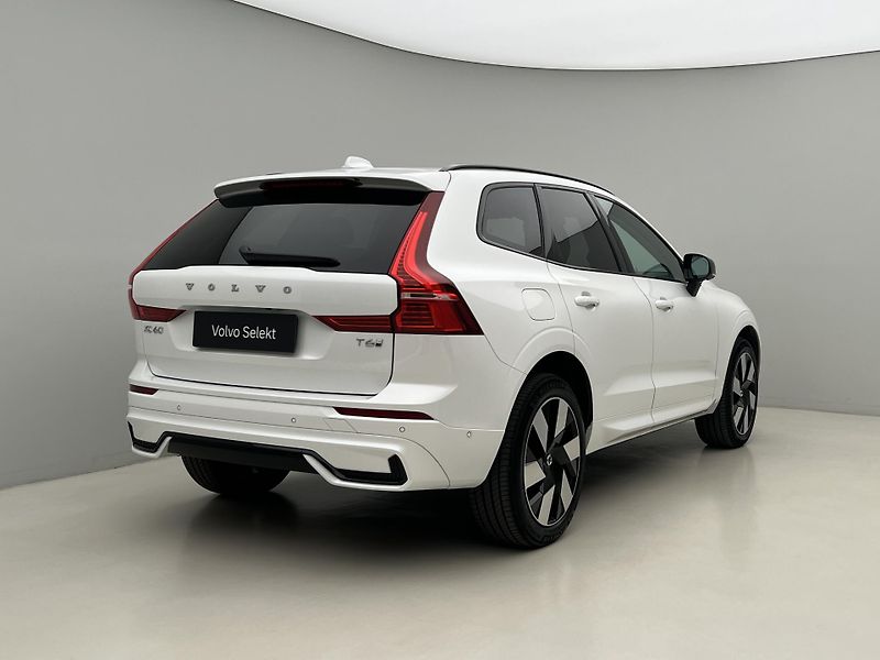 Volvo XC60 T6 AWD DARK PLUS CZ 1. maj. - fotka 13 z 49