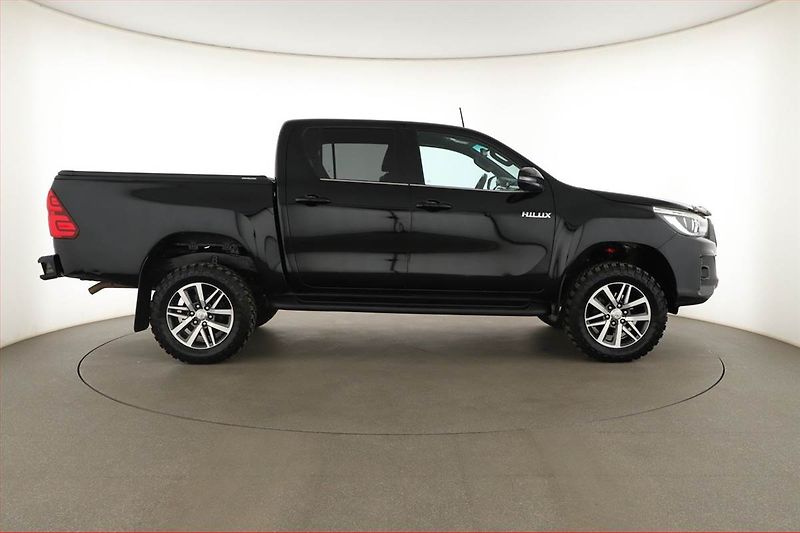Toyota Hilux (2019) 2.4 D-4D - fotka 6 z 18