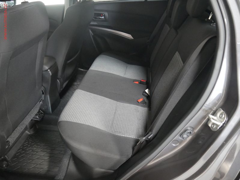 Suzuki S-Cross (2024) 1.4i 4x4, 1.maj,ČR, servis - fotka 10 z 23