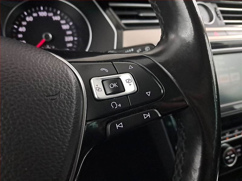 Volkswagen Passat (2017) 2.0 TDI, Kůže, Navi, Tempomat - fotka 20 z 22