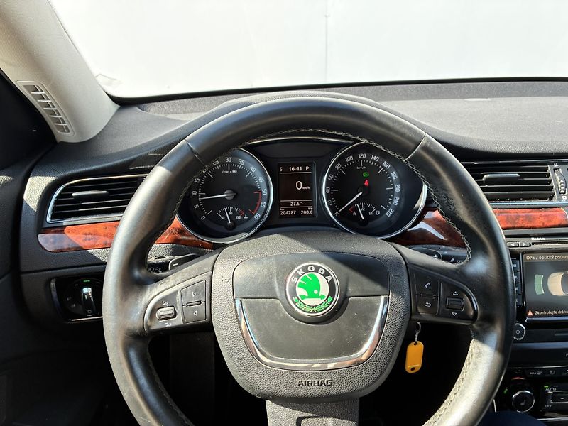 Škoda Superb 2.0 TDI 4x4 DSG / 103 kW Exclu - fotka 15 z 25