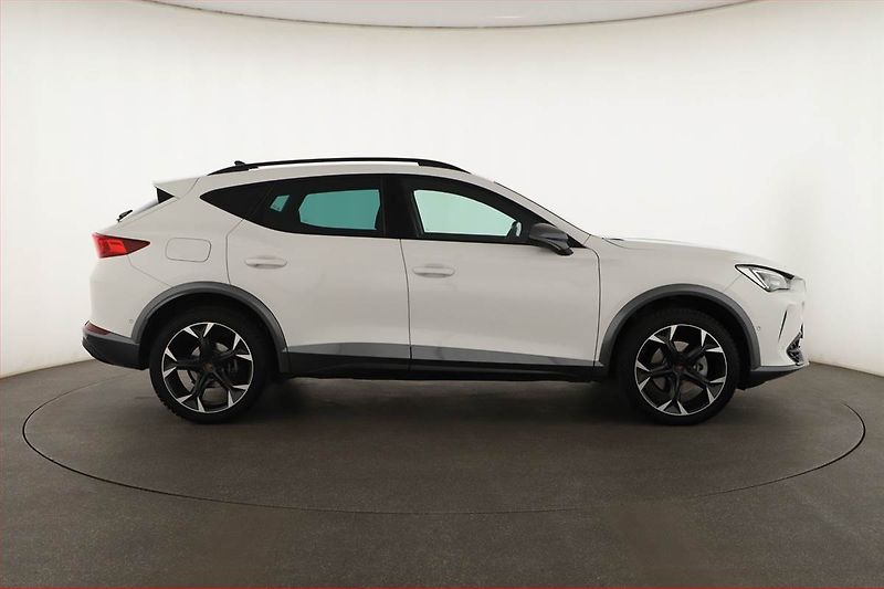 Cupra Formentor (2023) 2.0 TSI 4Drive - fotka 6 z 20