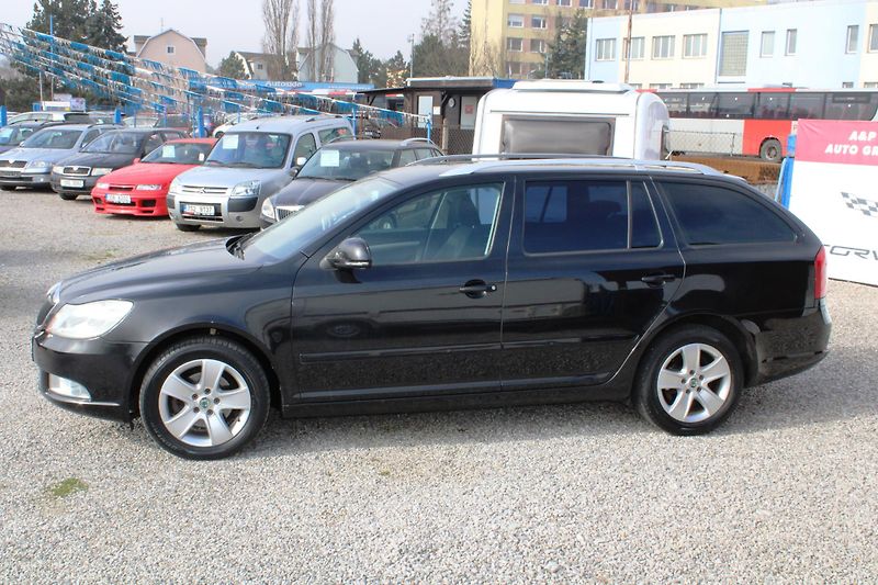 Škoda Octavia (2009) 1,4TSI KLIMA TEMPOMAT EL.OKNA  - fotka 4 z 15