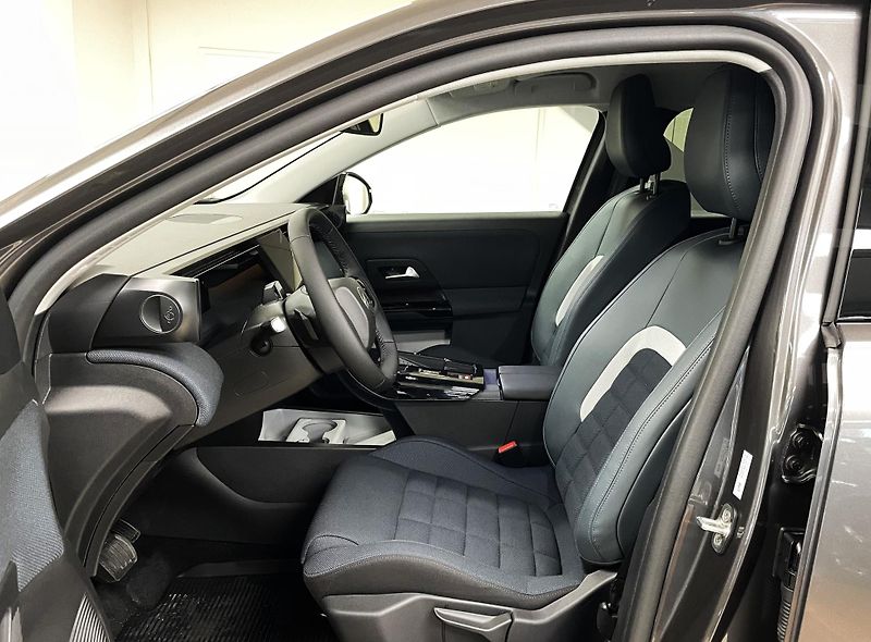 Citroën C5 Aircross (2026) PLUS Hybrid 145k Automatic - fotka 10 z 30