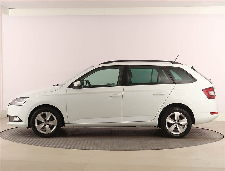 Škoda Fabia (2019) Style 1.0 TSI, Serv.kniha - fotka 3 z 23