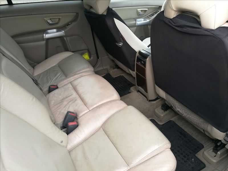 Volvo XC90 2,4 D5 AWD - fotka 13 z 18