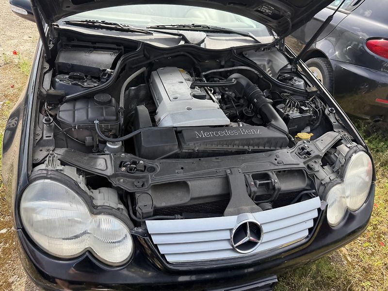 Mercedes-Benz Třídy C (2001) 2.0 95kw - fotka 15 z 17
