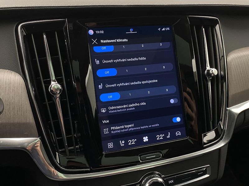 Volvo V90 CC B4 AWD MOMENTUM AUT - fotka 48 z 65