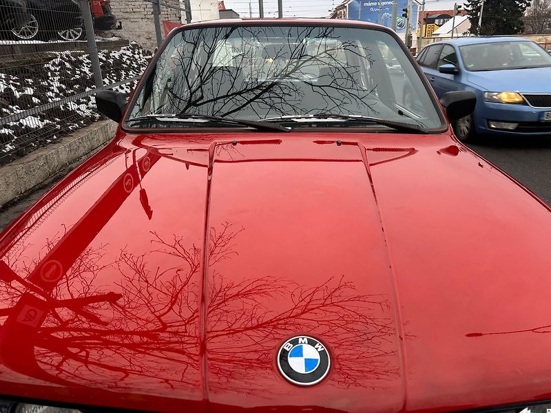 BMW Řada 3 E30-318i/1986/2.maj. garážován - fotka 46 z 50