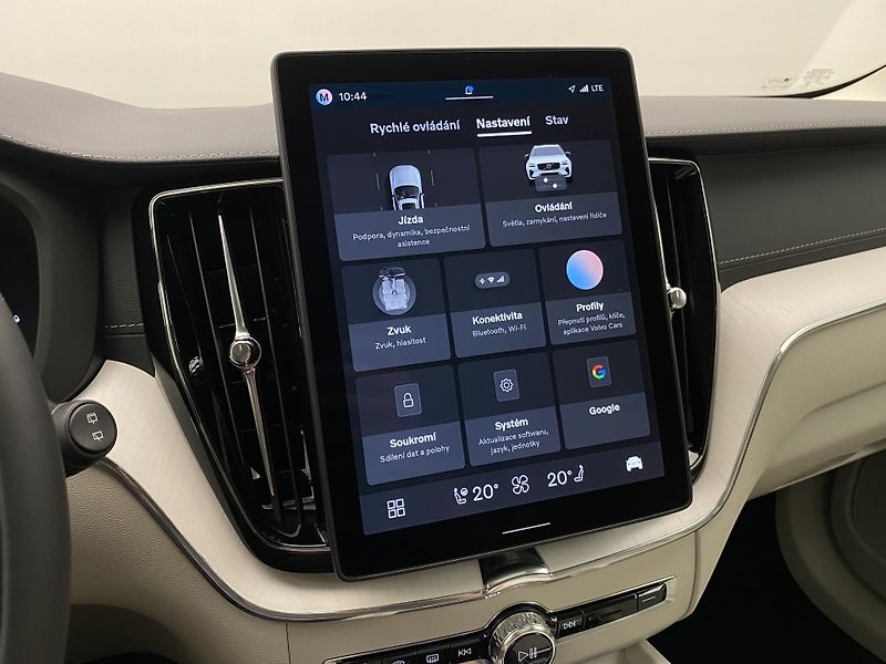 Volvo XC60 T8 AWD RECHARGE DARK ULTRA CZ - fotka 47 z 66