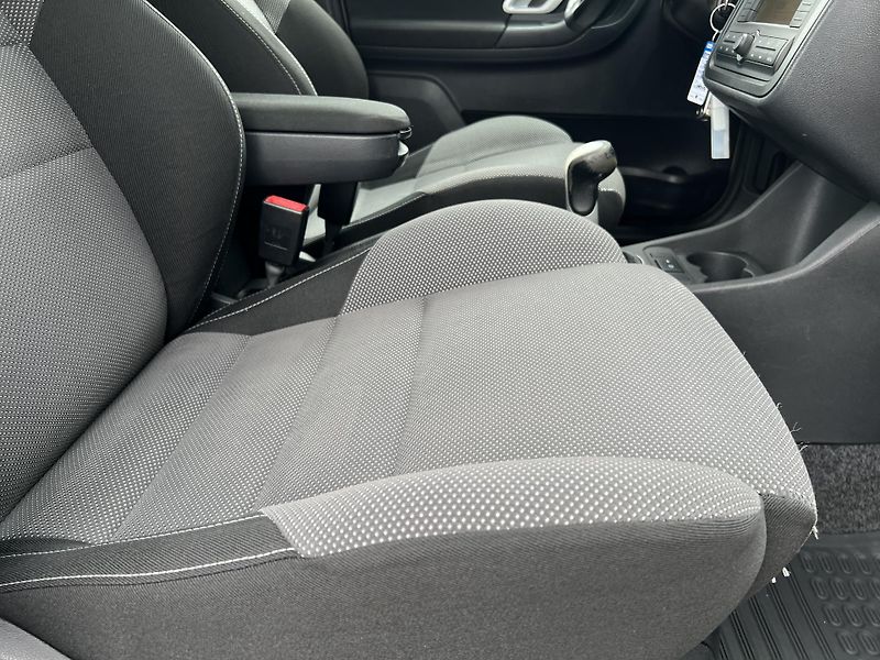 Škoda Fabia 1.2i 12v KLIMA KOUPENO V ČR - fotka 27 z 35