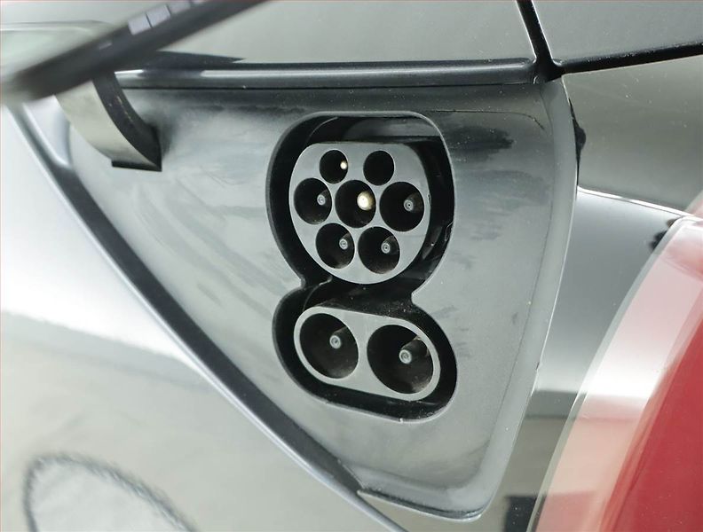 Tesla Model 3 (2021) Long Range 4WD 82kWh, SoH 80% - fotka 21 z 22