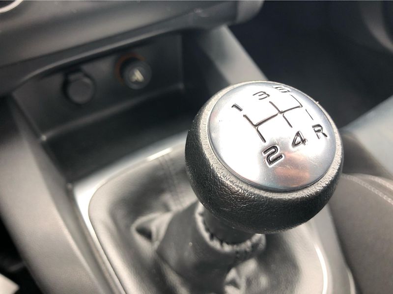 Citroën C4 1.6 HDi Attraction - fotka 19 z 23