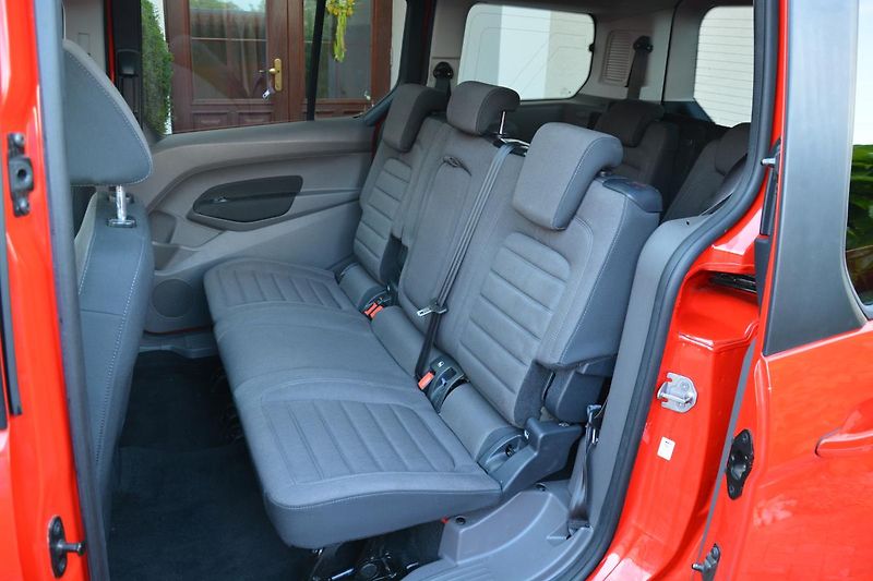 Ford Tourneo Connect (2020) Grand 1.5 TDCI TITANIUM PANORA - fotka 50 z 58