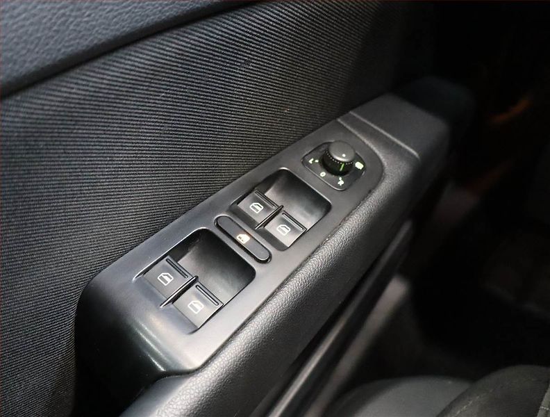 Škoda Superb (2013) 2.0 TDI, Tempomat - fotka 11 z 17