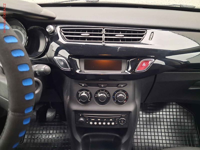 Citroën C3 (2015) 1.2 i, AC, STK1/28 - fotka 12 z 14