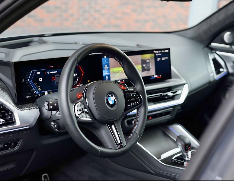 BMW XM (2023) 4.4 V8*Bowers&Wilkins - fotka 30 z 46