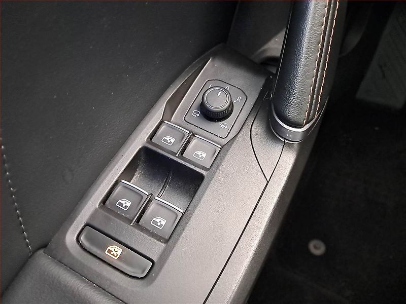 Cupra Formentor (2022) 1.4 e-Hybrid - fotka 17 z 20