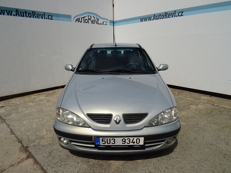 Renault Mégane (2002) 1.6i 16V,79kW,el.okna - fotka 17 z 18