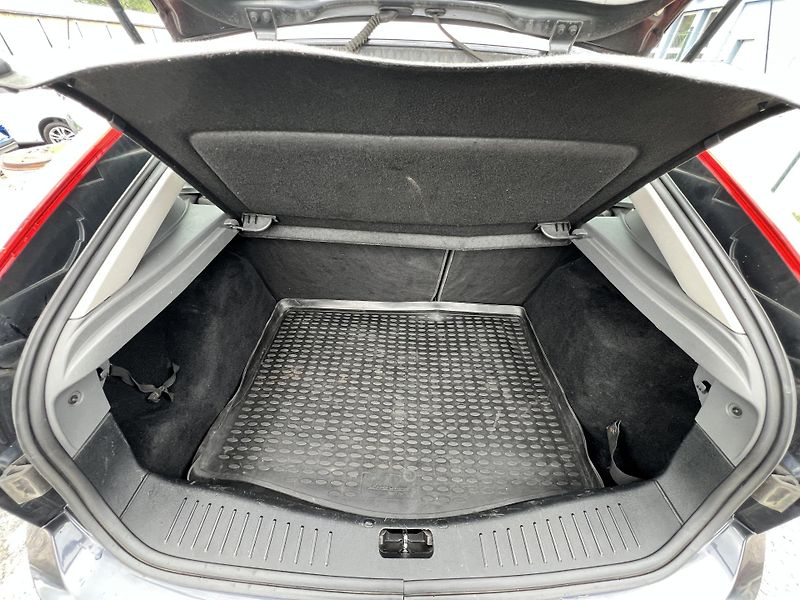 Ford Focus 1.6TDCi 66KW ČR TAŽNÉ KLIMA - fotka 26 z 39