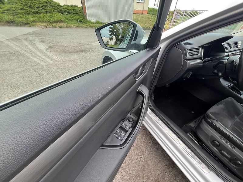 Škoda Superb STYLE 2.0TDi 147kW*4x4* - fotka 10 z 27