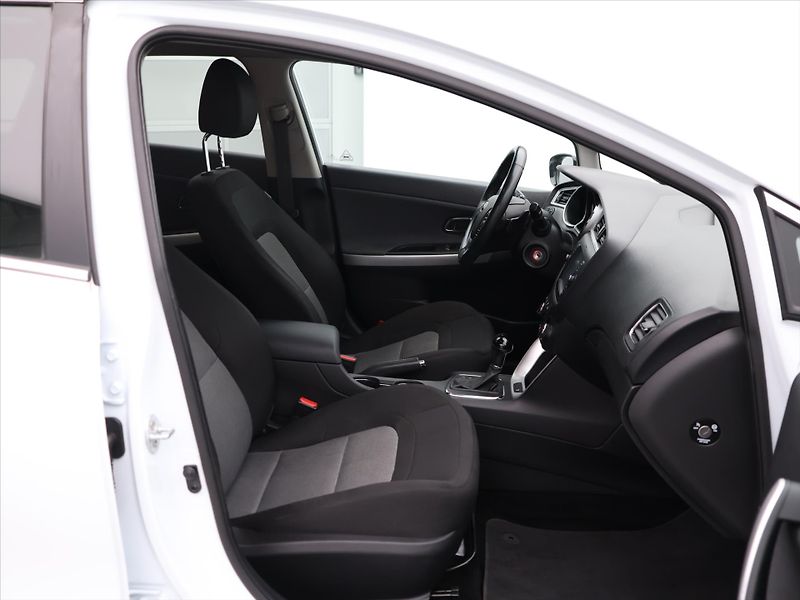 Kia Ceed 1.6 CRDi 100kW Aut. CZ DPH - fotka 12 z 32