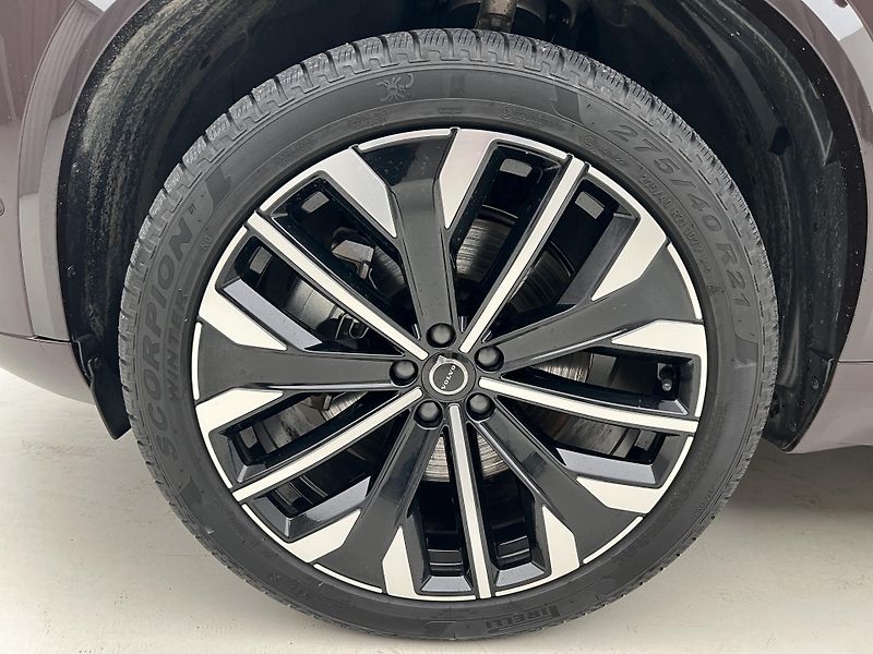 Volvo XC90 T8 AWD RECHARGE ULTRA BRIGHT - fotka 15 z 57