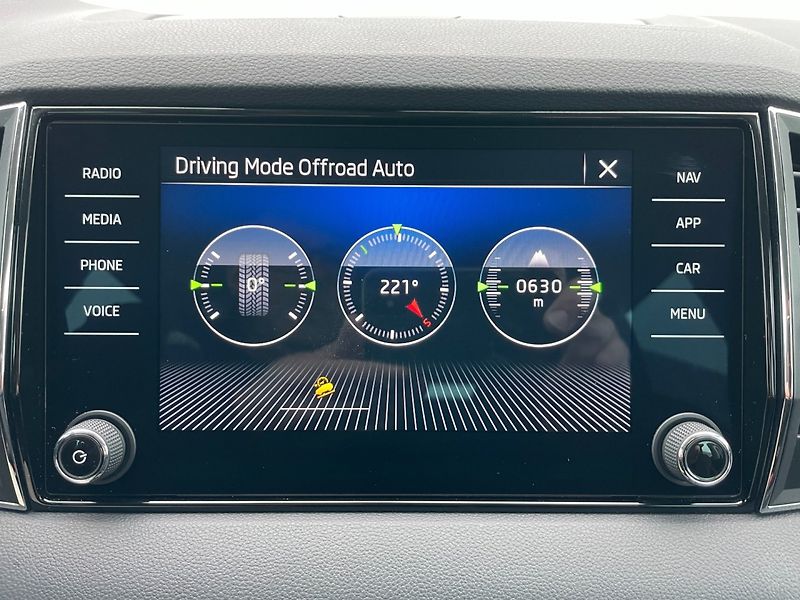 Škoda Karoq (2022) 2.0TDi 4x4! DSG! Style+! Tažné - fotka 39 z 46