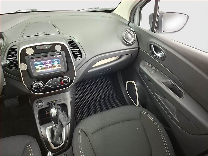 Renault Captur (2017) 1.2 TCe, Automat, Serv.kniha - fotka 8 z 17