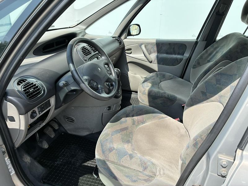 Citroën Xsara Picasso 1.6 i 100k - fotka 10 z 19