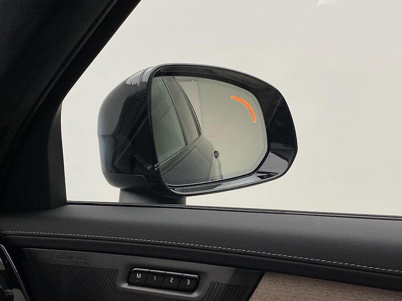 Volvo XC90 (2025) T8 AWD Plug-in DARK ULTRA - fotka 41 z 75