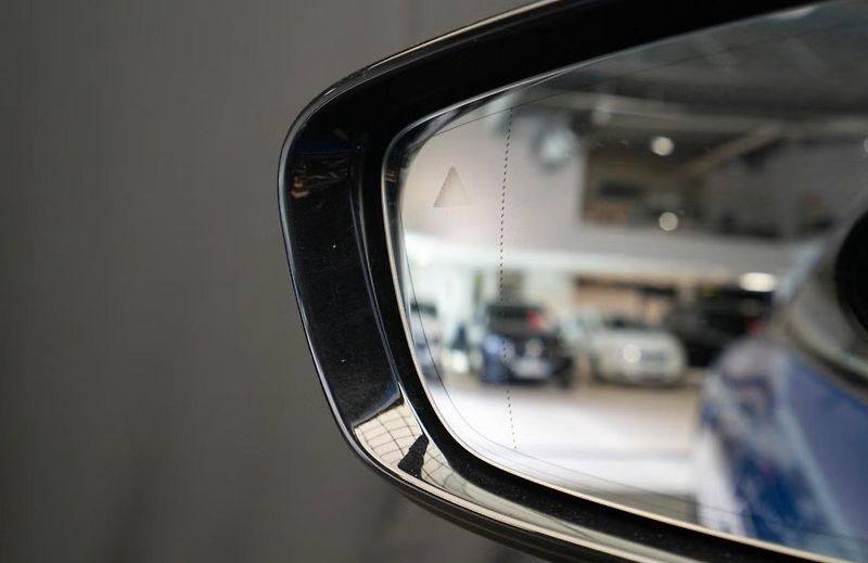 BMW i4 M50 xDrive GC SoH 95% 360k Taž - fotka 22 z 26