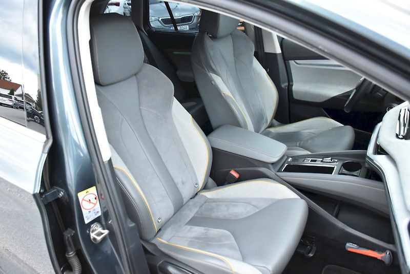 Škoda Enyaq (2021) 80  82 kWh  1  50 kW      1° p - fotka 21 z 24