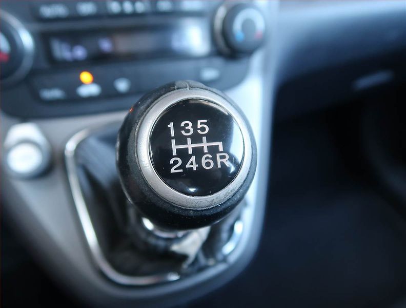 Honda CR-V (2009) Elegance 2.2 i-CTDi, 4X4 - fotka 13 z 15