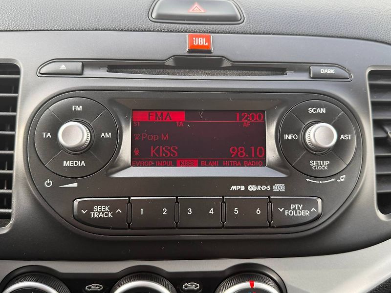 Kia Picanto (2011) 1.0 CVVT 51 kW Active - fotka 12 z 20