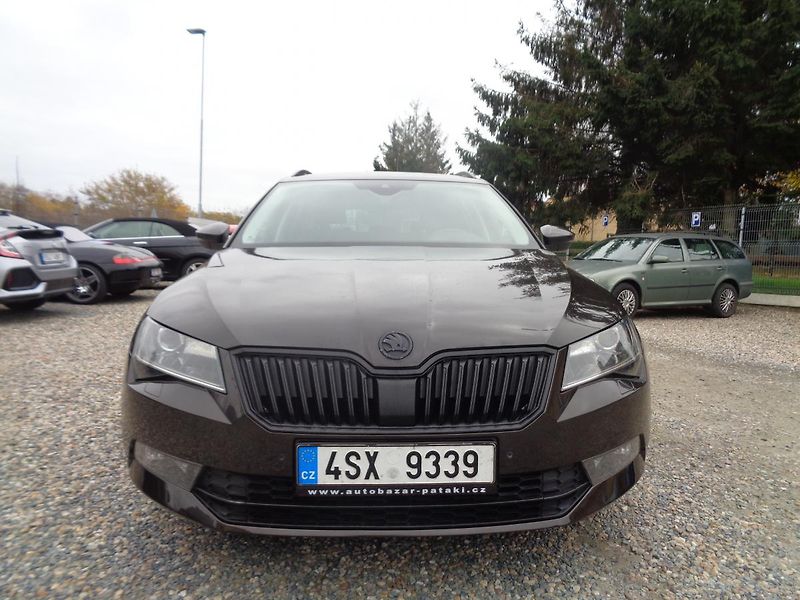 Škoda Superb 2,0 TDI - fotka 3 z 16