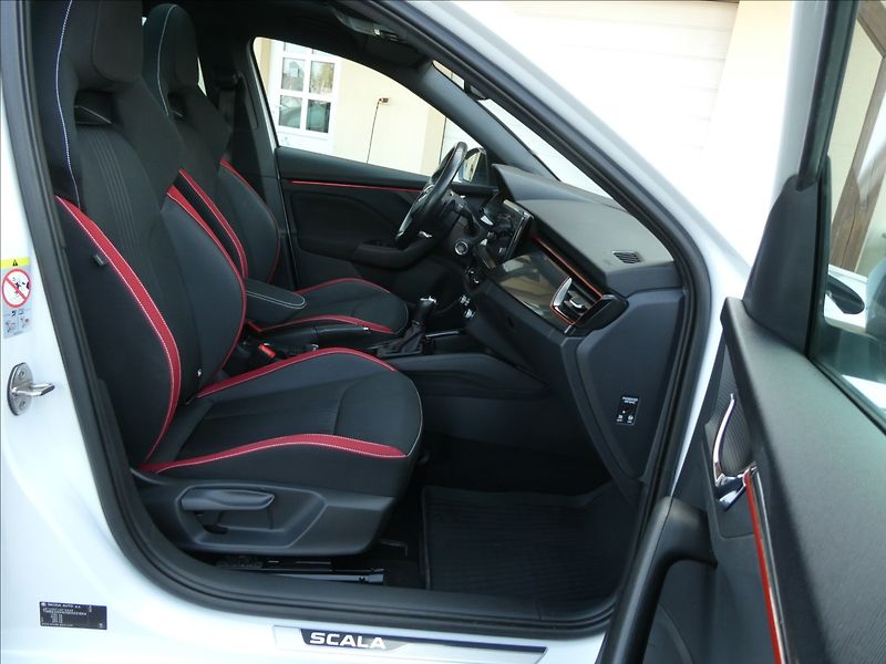 Škoda Scala 1,6 TDi DSG Monte Carlo,DPH,ČR - fotka 28 z 46