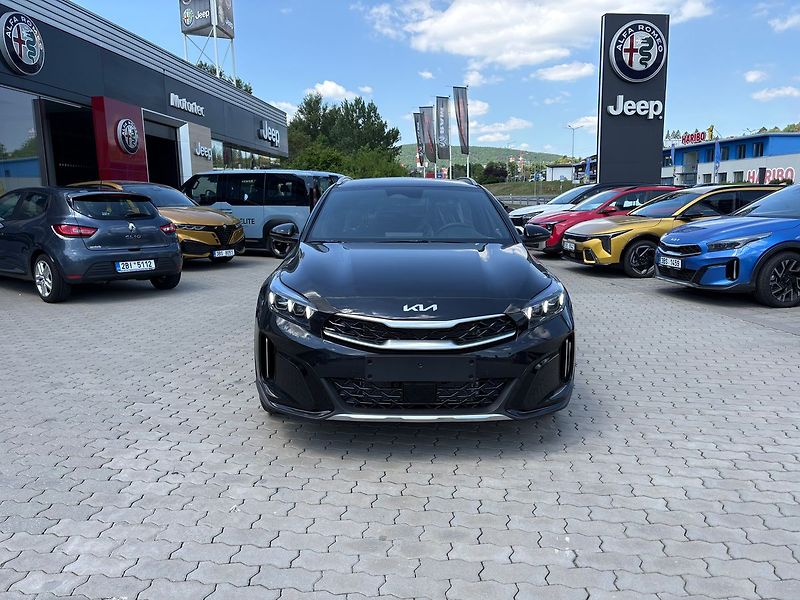Kia Ceed (2025) 1,6 T-GDi GPF 7DCT STEEL EDITI - fotka 2 z 12