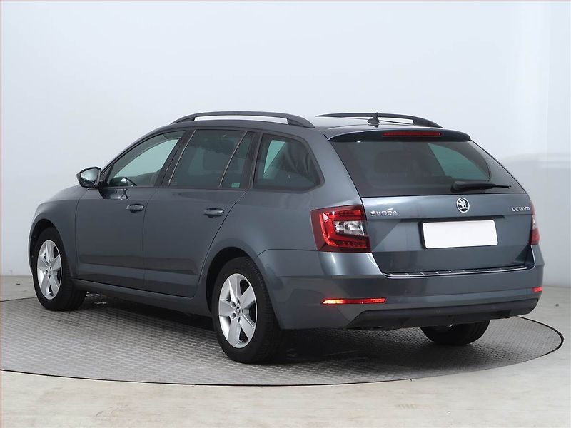 Škoda Octavia (2019) Ambition 1.6 TDI, Serv.kniha - fotka 4 z 14