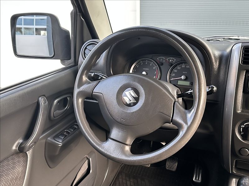 Suzuki Jimny 1,3 86PS  Club Ranger 4x4 - fotka 21 z 46
