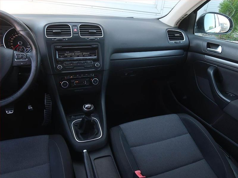 Volkswagen Golf (2011) 1.6 TDI, Serv.kniha, Tempomat - fotka 8 z 14
