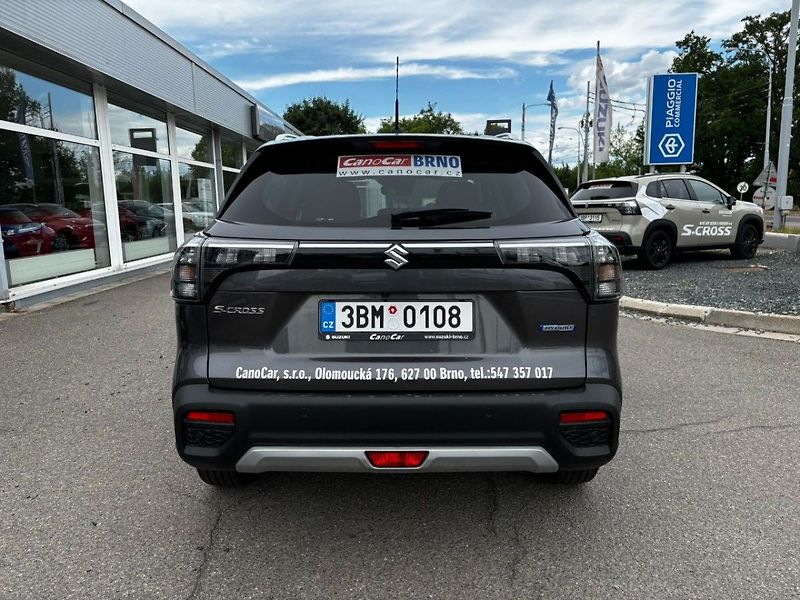 Suzuki S-Cross 4x4 automat Premium - fotka 6 z 12