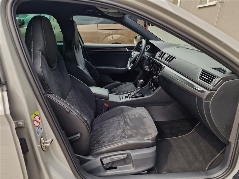Škoda Superb 2.0TDI 140kW DSG SportLine ,ČR - fotka 14 z 50